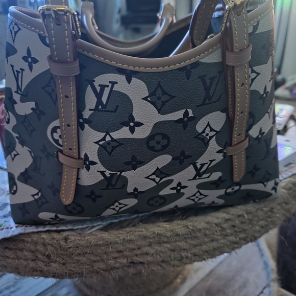 Elegant Fashion  Bag - Picture 3 of 11